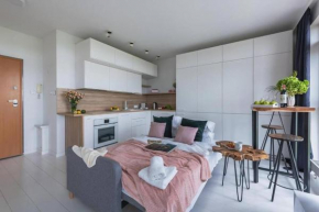 Central Warsaw Apartment - Great Location - City View- Słominskiego